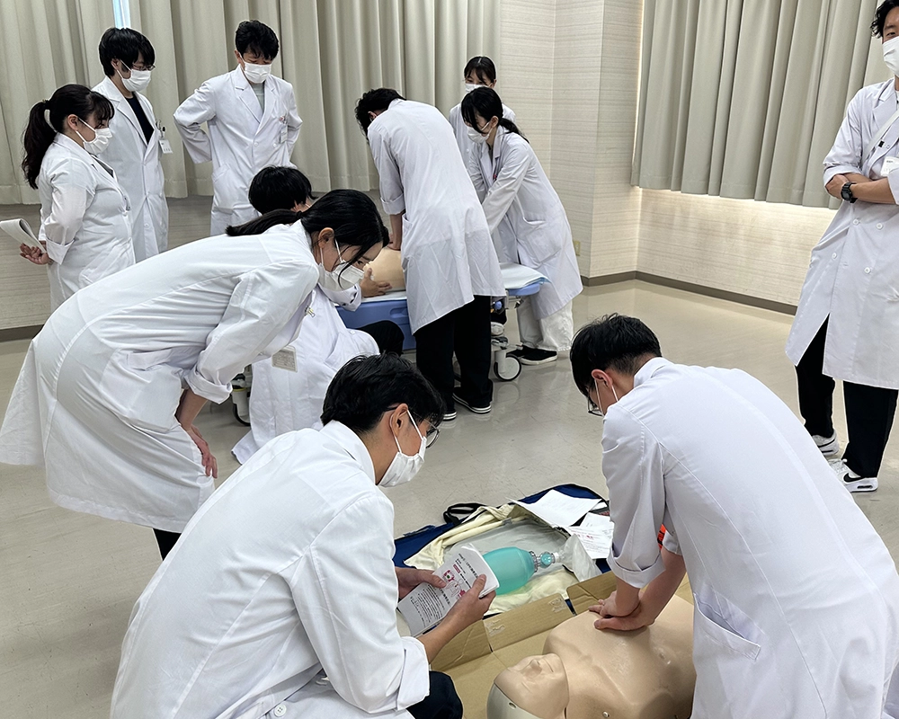 薬剤師のコードブルーによる蘇生チームのバックアップシステム